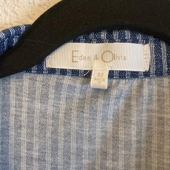 Eden & Olivia front tie button up shirt size medium - Picture 4 of 5
